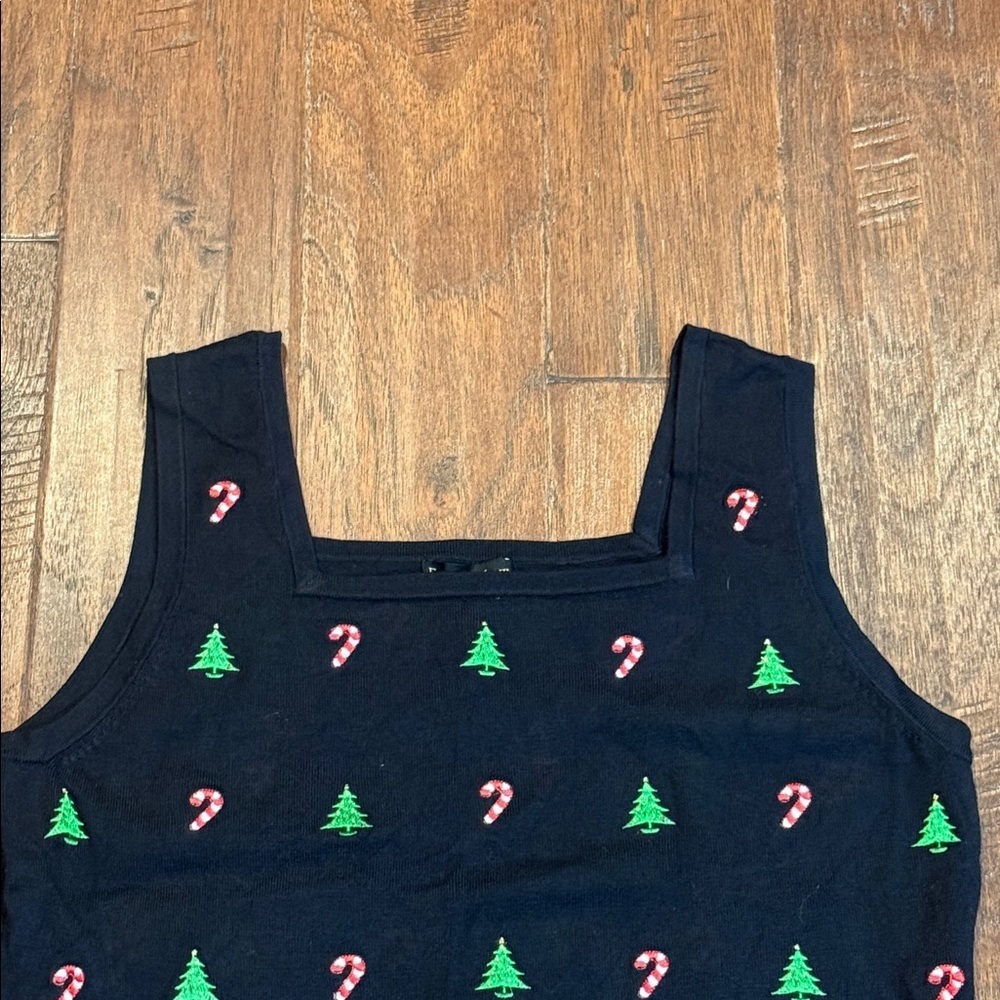 Large ERIN MATTHEWS Festive Black Crop Top with Holiday Embroidery - Picture 3 of 8